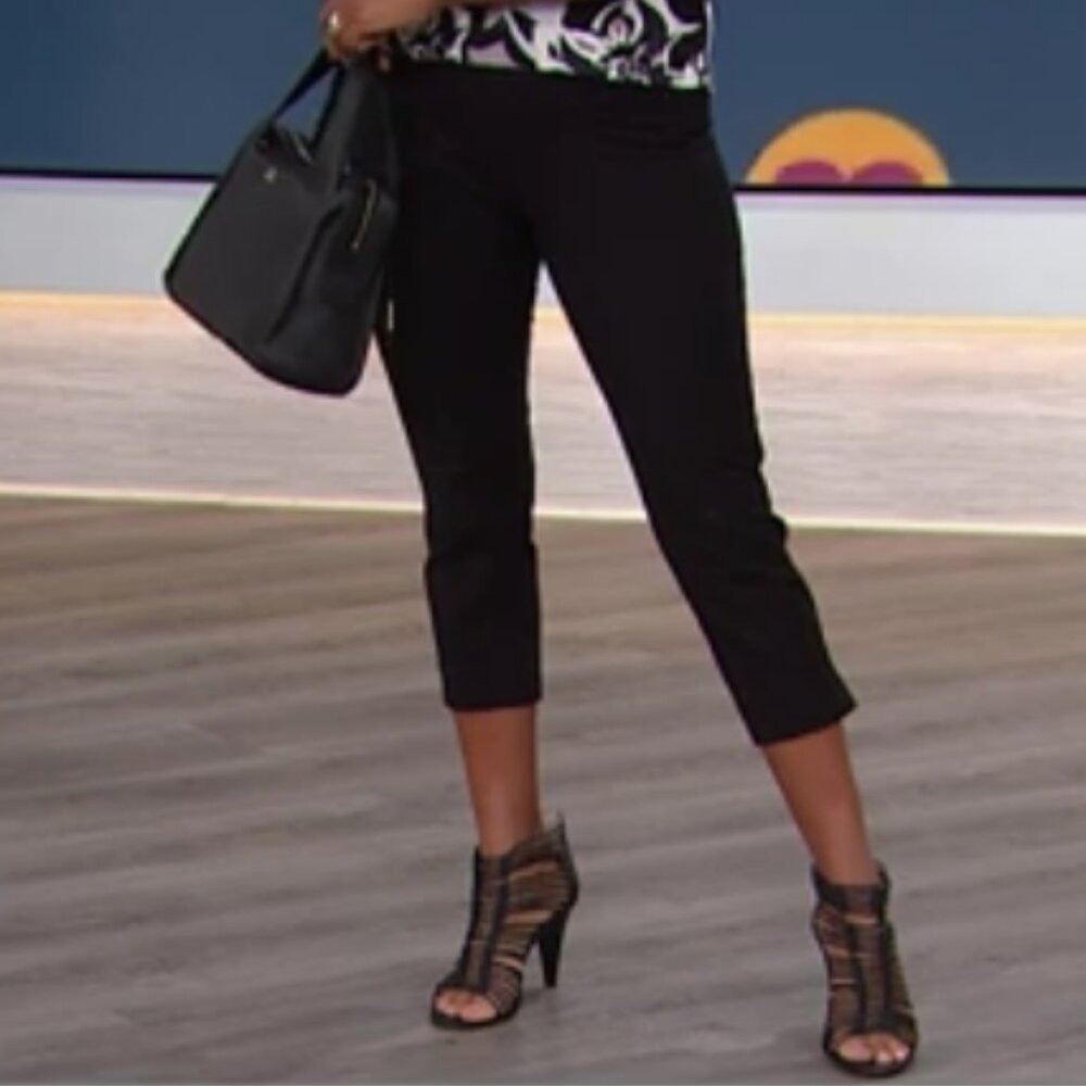 Motto Women's Timeless Twill Pull-On Crop Pant